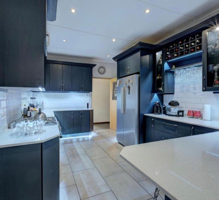 4 Bedroom Property for Sale in Windsor Park Eastern Cape
